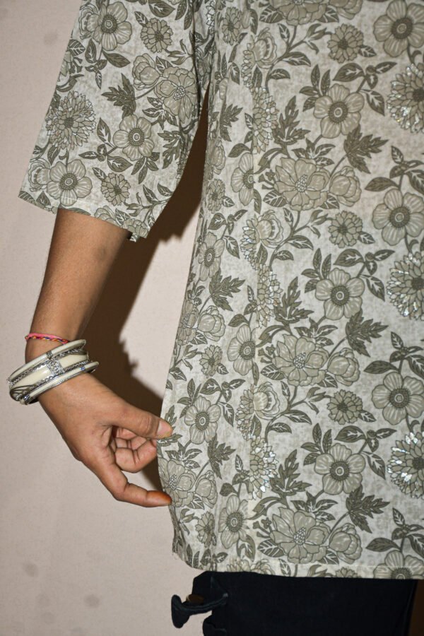 Twilight Glow Kurti - Image 2