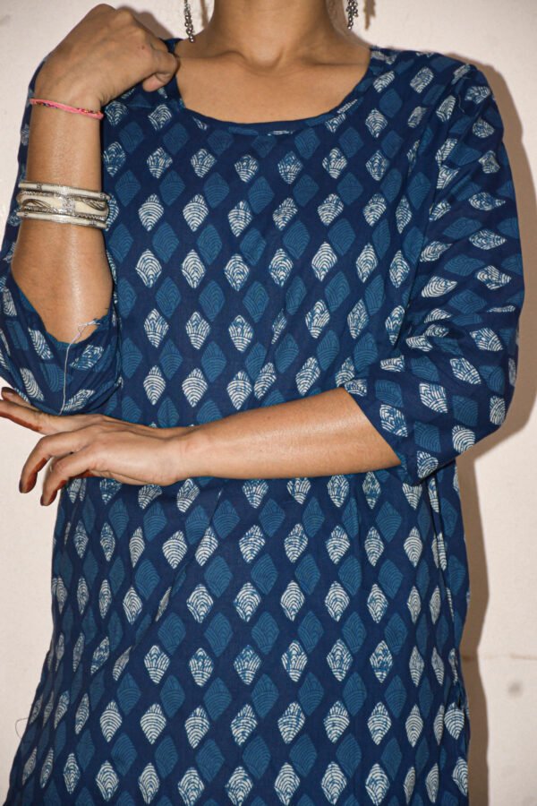 Chic Navy Blue Unique Ethnic Print - Image 3