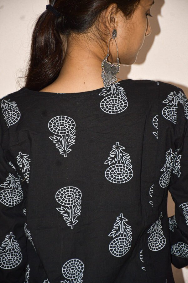 Black colour kurti - Image 3
